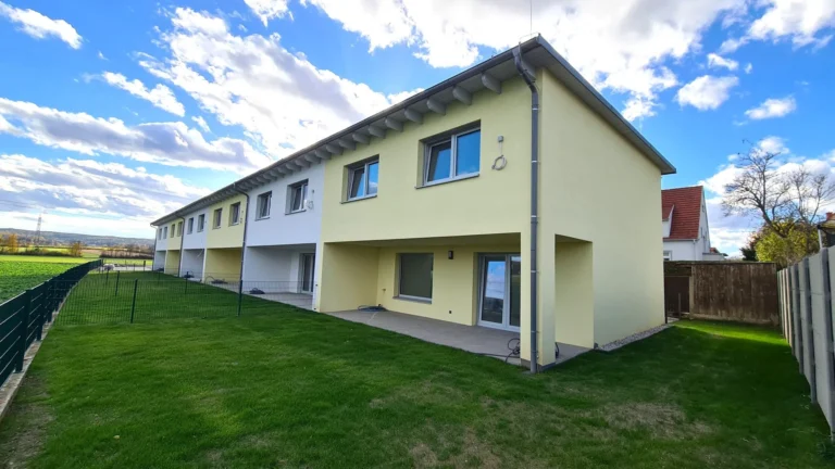 6er-Reihenhaus in Massivbauweise – Ansicht 1
