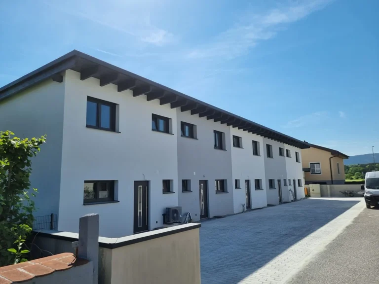 Reihenhaus mit zwei Auto-Abstellplätzen – Ansicht 3